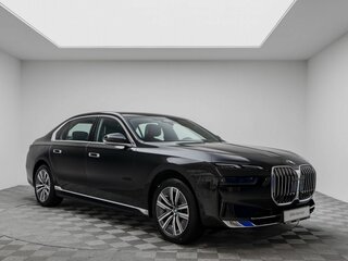 2025 BMW 7 серии 740i xDrive VII (G70), чёрный, 13990000 рублей, вид 4