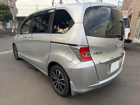 2016 Honda Freed I Рестайлинг 2, серебристый, 921000 рублей - вид 5