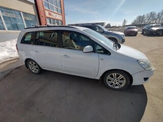 2011 Opel Zafira B Рестайлинг, белый, 900000 рублей, вид 3