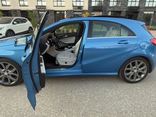 2014 Mercedes-Benz A-Класс 200 III (W176), голубой, 1900000 рублей, вид 5