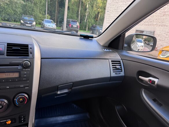 2008 Toyota Corolla X (E140, E150), серебристый - вид 13