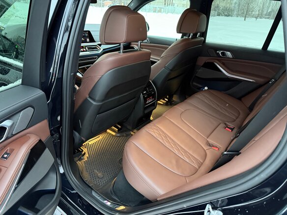 2021 BMW X5 45e IV (G05/G18), чёрный, 6500000 рублей - вид 12