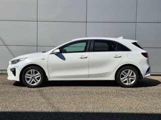 2018 Kia Ceed III, белый, 1399000 рублей, вид 4