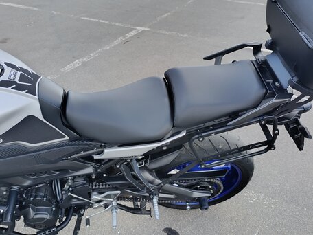 2015 Yamaha MT-09 Tracer (FJ-09), серебристый, 690000 рублей, вид 5