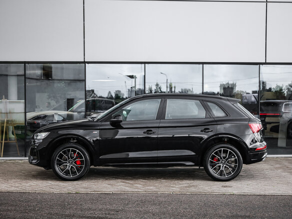 2025 Audi Q5 L 45 TFSI II (FY) Рестайлинг, чёрный - вид 3