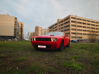 2017 Dodge Challenger III Рестайлинг 2, красный, 3719000 рублей, вид 3