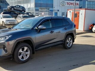 2022 Toyota RAV4 V (XA50), серый, 4200000 рублей, вид 2