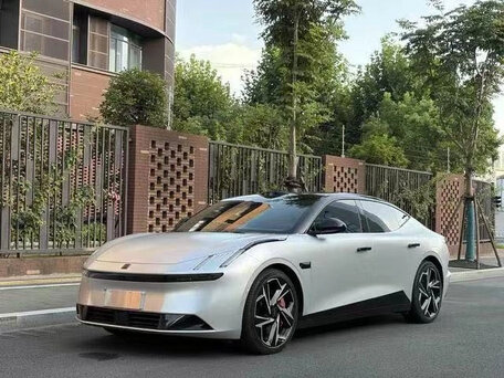 Lynk & Co 10