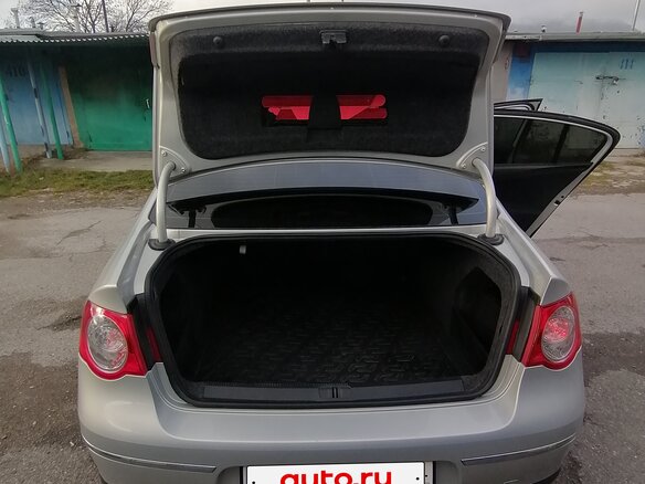 2010 Volkswagen Passat B6, серебристый, 735000 рублей - вид 20