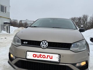 2017 Volkswagen Polo V Рестайлинг, бежевый, 1000000 рублей, вид 2