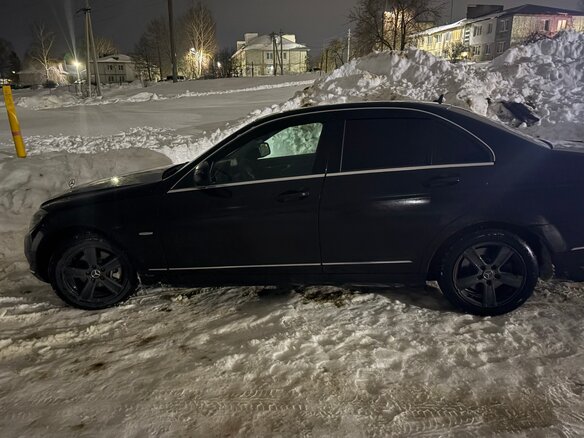 2008 Mercedes-Benz C-Класс 230 III (W204), чёрный, 600000 рублей - вид 1