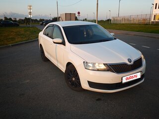 2018 Skoda Rapid I Рестайлинг, белый, 880000 рублей, вид 3
