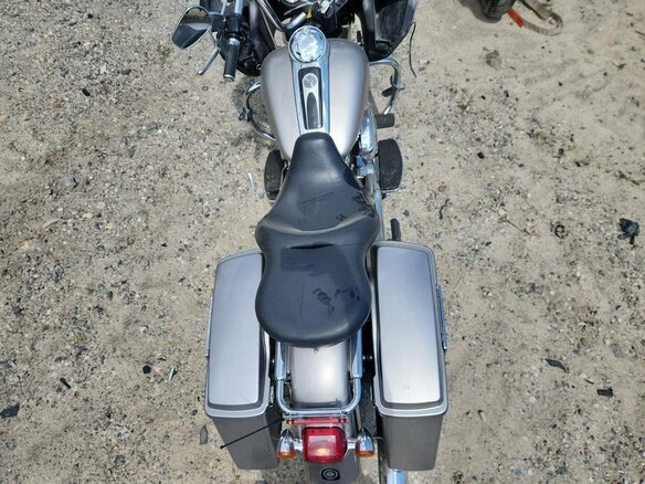 2008 Harley-Davidson CVO Road Glide, серебристый, 700000 рублей - вид 10
