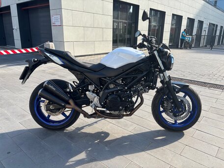 2016 Suzuki SV 650, белый, 525000 рублей, вид 2