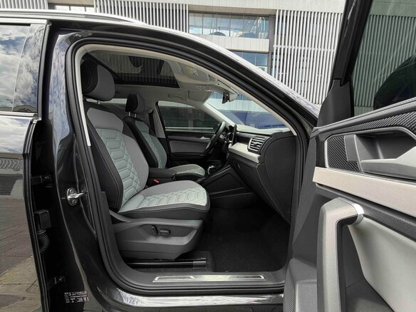 2022 Volkswagen Tayron I Рестайлинг, чёрный, 2285000 рублей - вид 11