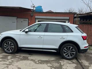 2022 Audi Q5 45 TFSI II (FY) Рестайлинг, белый, 6000000 рублей, вид 3