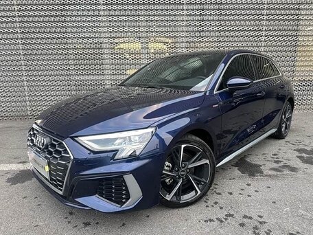 2022 Audi A3 Sportback 35 TFSI IV (8Y), синий, 2349000 рублей, вид 1