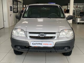 2019 Chevrolet Niva I Рестайлинг, серебристый, 650000 рублей, вид 2