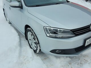 2012 Volkswagen Jetta VI, серебристый, 1300000 рублей, вид 2