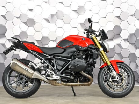 2018 BMW R 1200 R, красный, 679000 рублей, вид 3