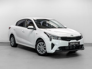 2021 Kia Rio IV Рестайлинг, белый, 1690000 рублей, вид 3