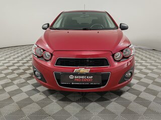 2014 Chevrolet Aveo II, красный, 720000 рублей, вид 2