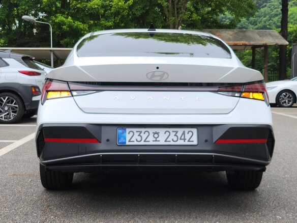 2025 Hyundai Avante VII Рестайлинг, серый, 2780000 рублей - вид 2
