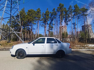 2017 Lada (ВАЗ) Priora I Рестайлинг, белый, 460000 рублей, вид 4