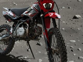 2024 Regulmoto Seven Medalist 150E, красный, 89999 рублей, вид 2