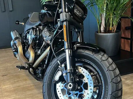 2020 Harley-Davidson Fat Bob, чёрный, 2100000 рублей, вид 4