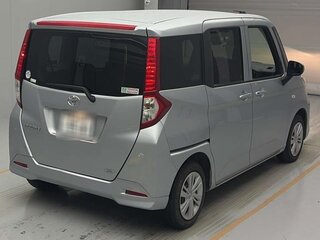 2021 Toyota Roomy I Рестайлинг, серебристый, 750000 рублей, вид 3