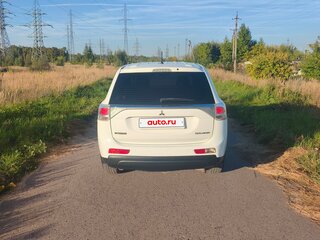 2013 Mitsubishi Outlander III, белый, 1170000 рублей, вид 5