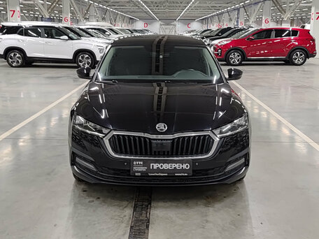 2021 Skoda Octavia IV (A8), чёрный, 1850000 рублей, вид 2