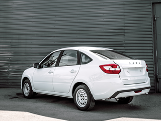 2026 Lada (ВАЗ) Granta I Рестайлинг, белый, 1267000 рублей, вид 4