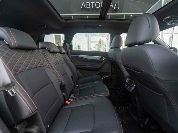 2026 Geely Okavango I Рестайлинг, серый, 4085990 рублей - вид 17