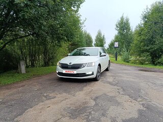 2018 Skoda Octavia III (A7) Рестайлинг, белый, 1090000 рублей, вид 4