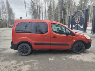 2010 Peugeot Partner II, красный, 250000 рублей, вид 3