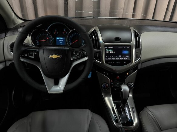 2013 Chevrolet Cruze I Рестайлинг, белый - вид 8