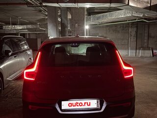 2019 Volvo XC40 I, красный, 4100000 рублей, вид 3