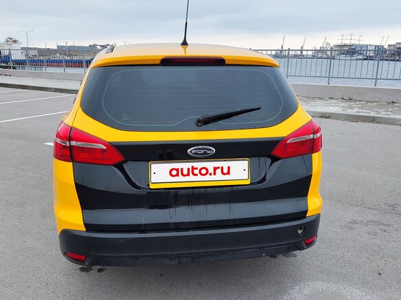 2015 Ford Focus III Рестайлинг, жёлтый, 750000 рублей - вид 5