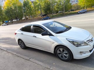 2015 Hyundai Solaris I Рестайлинг, белый, 1150000 рублей, вид 4