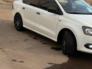 2014 Volkswagen Polo V, белый, 750000 рублей, вид 2