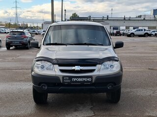 2016 Chevrolet Niva I Рестайлинг, коричневый, 630000 рублей, вид 2