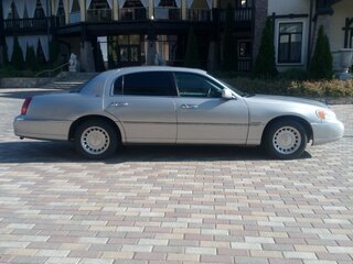 1998 Lincoln Town Car III, серебристый, 1000000 рублей, вид 3