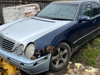 1999 Mercedes-Benz E-Класс 240 II (W210, S210) Рестайлинг, синий, 280000 рублей, вид 2