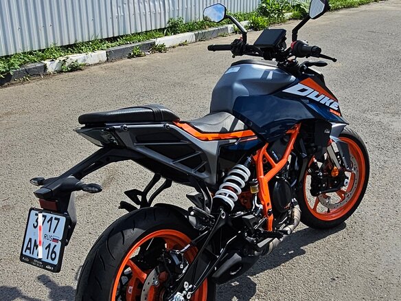 2024 KTM 390 Duke, синий, 590000 рублей - вид 4