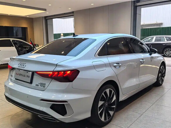 2023 Audi A3 35 TFSI Long IV (8Y), белый, 2050000 рублей - вид 2