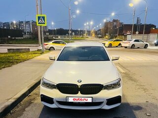 2019 BMW 5 серии 530d xDrive VII (G30/G31/G38), белый, 4950000 рублей, вид 3