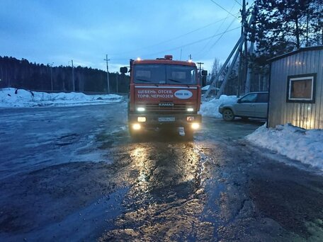 2004 КамАЗ 55102, оранжевый, 890000 рублей, вид 4