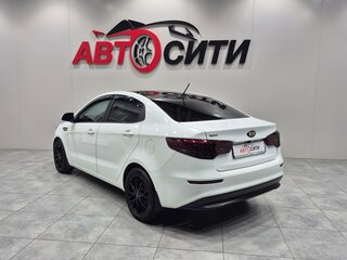 2015 Kia Rio III Рестайлинг, белый, 890000 рублей, вид 5